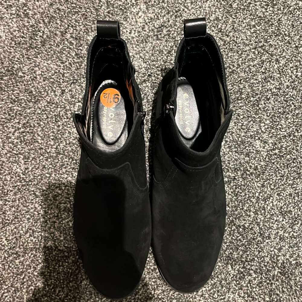 Black Chelsea Evolve Easy~Spirit Boots
